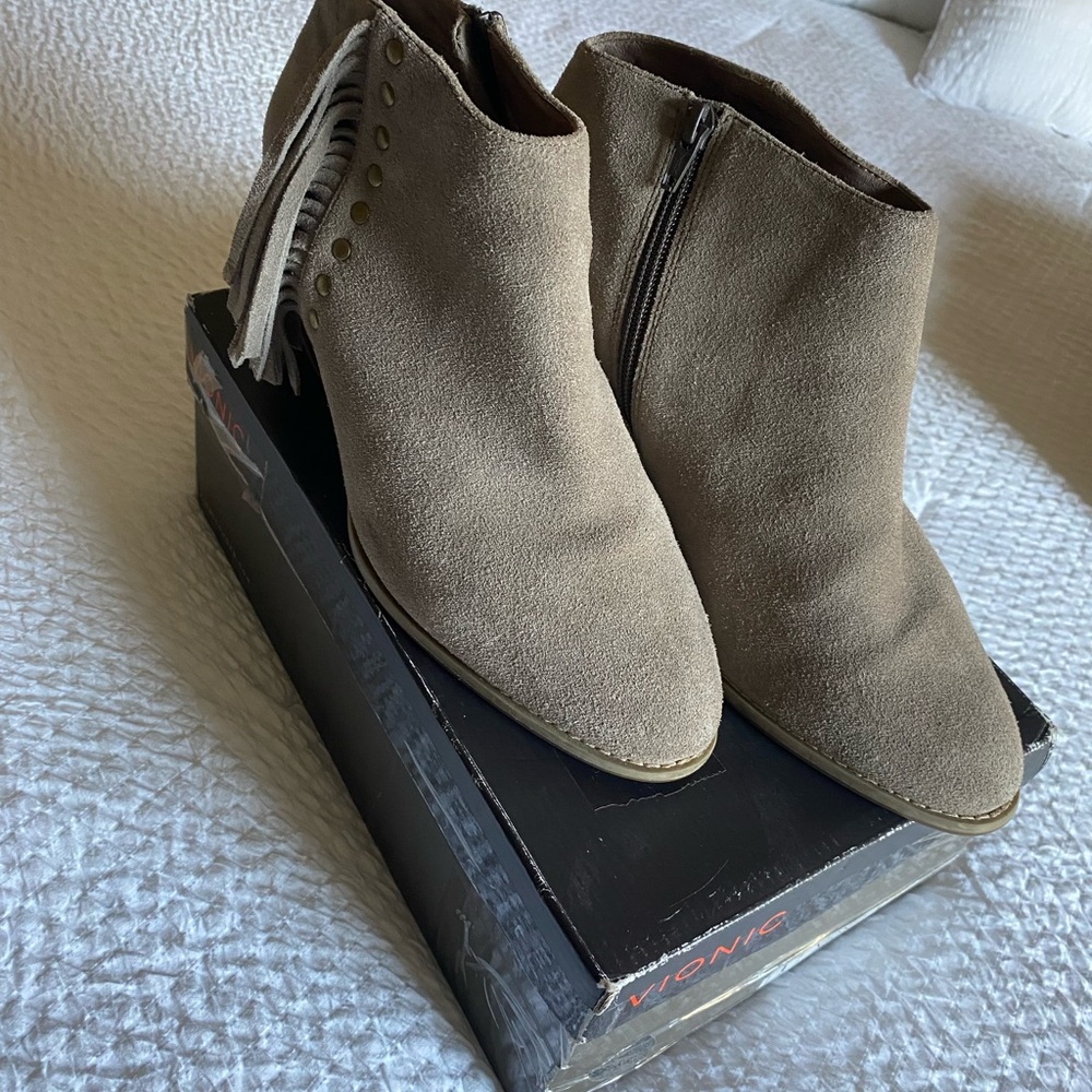 Vionic Women's Taupe Suede Ankle Booties